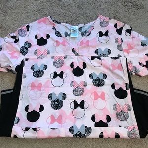 Disney Minnie Mouse scrub top